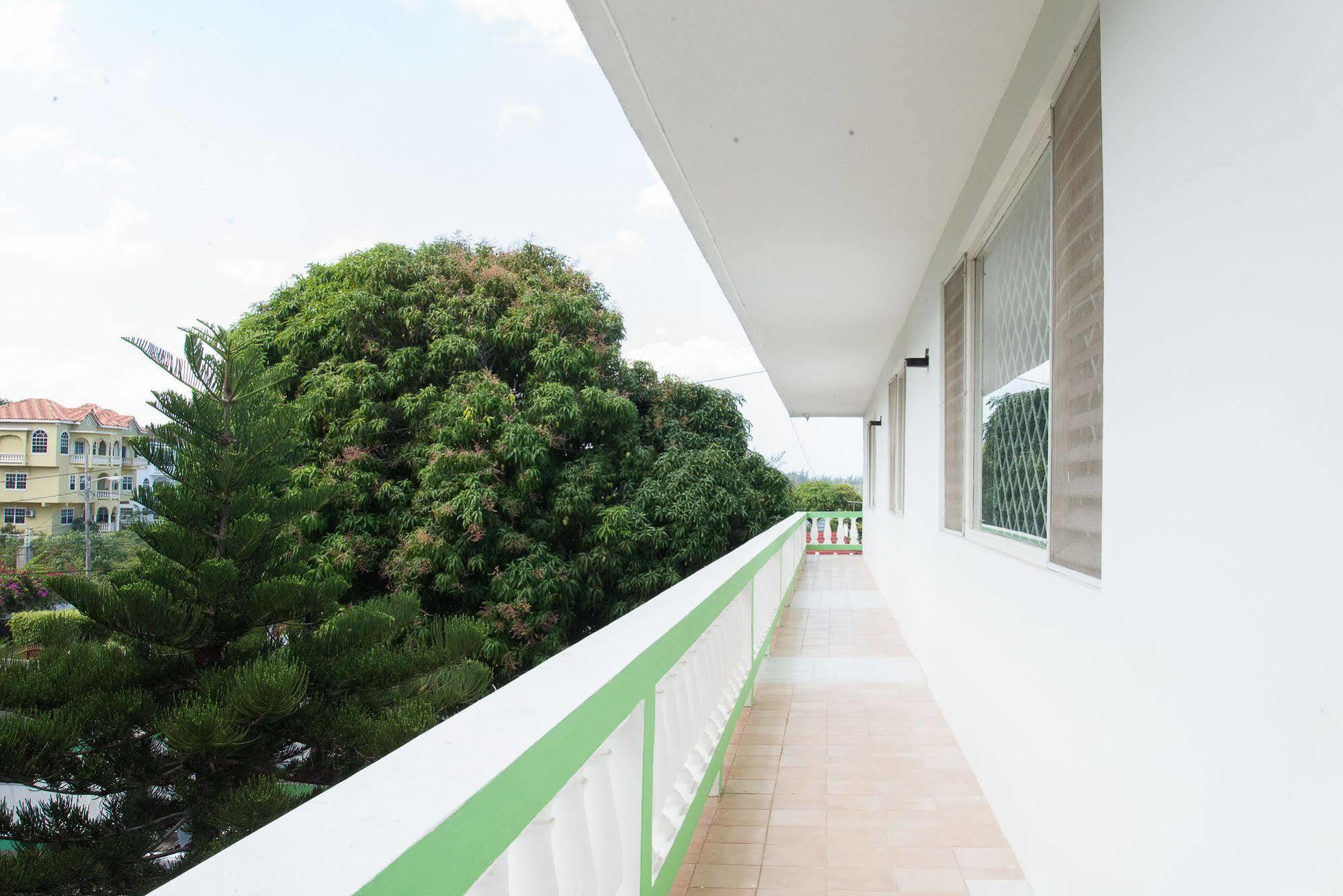 Villa Donna Inn Montego Bay Esterno foto
